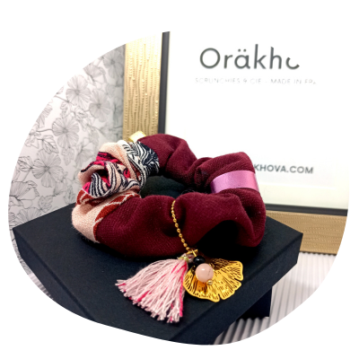 Oräkhova première marque Française d'accessoires pour cheveux. Concept unique de scrunchies-bijoux interchangeables et personnalisables.