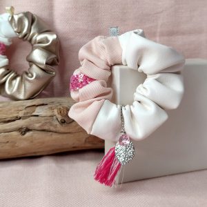 🇫🇷 Glossy Pink Mermaid Pink/white - Scrunchie-bijou personnalisable by Oräkhova